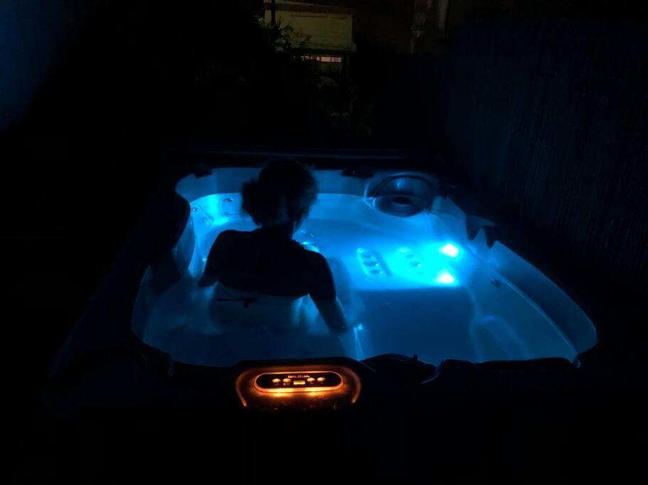 Logement Dans Un Lieu Calme Et Verdoyant A Proximite De Tout Avec Jacuzzi!!! Basse-Terre Eksteriør bilde