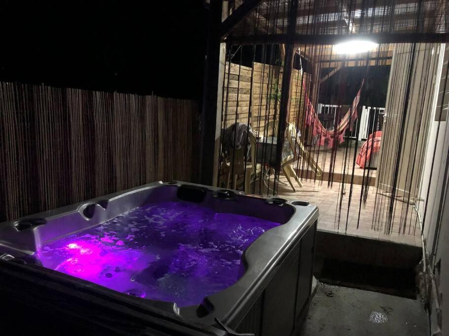Logement Dans Un Lieu Calme Et Verdoyant A Proximite De Tout Avec Jacuzzi!!! Basse-Terre Eksteriør bilde